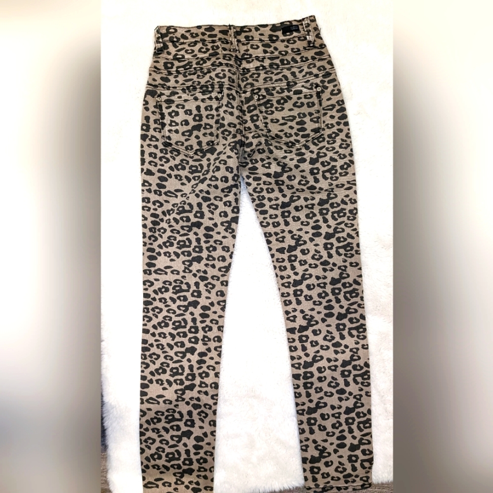 #57 Almost Famous Leopard Jeans